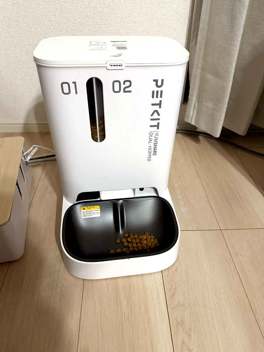 PETKITのダブルホッパー型自動給餌器
